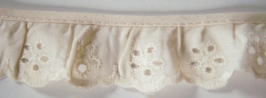 Natural 1 1/8" Ruffled Eyelet Lace