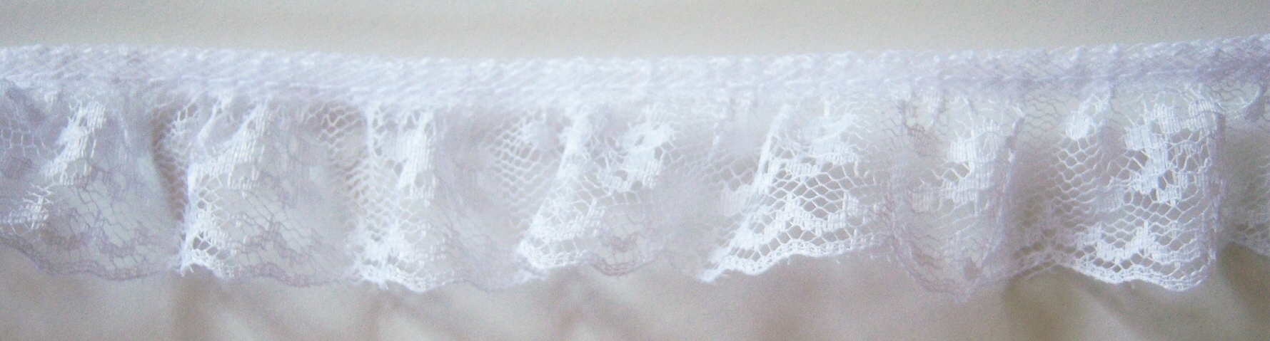 White 1 1/4" Ruffled Lace