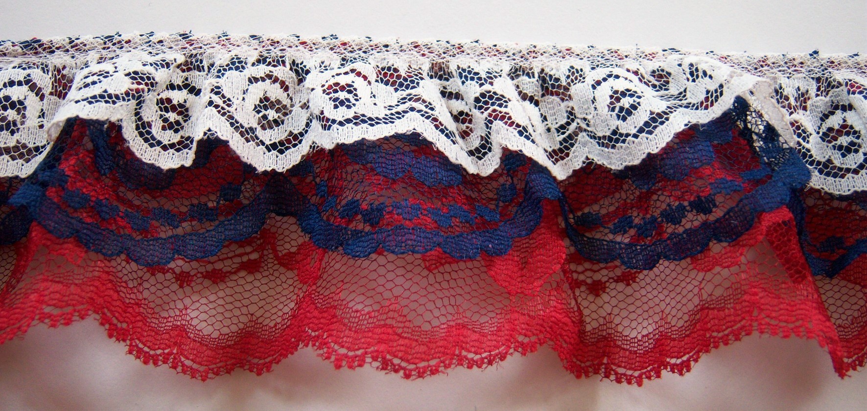 Eggshell/Lt Navy/Garnet Lace