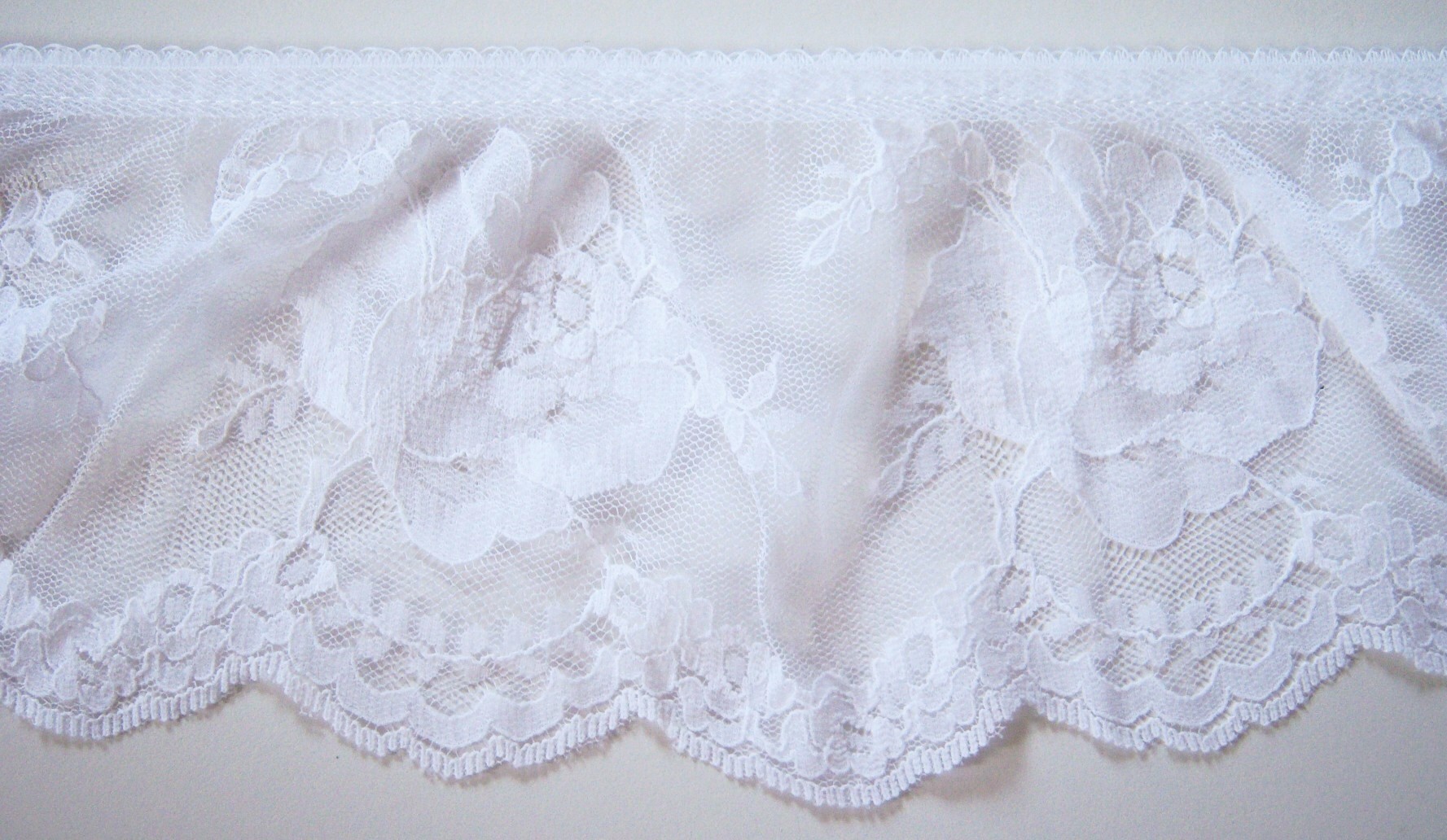 Antique White 4" Ruffled Lace