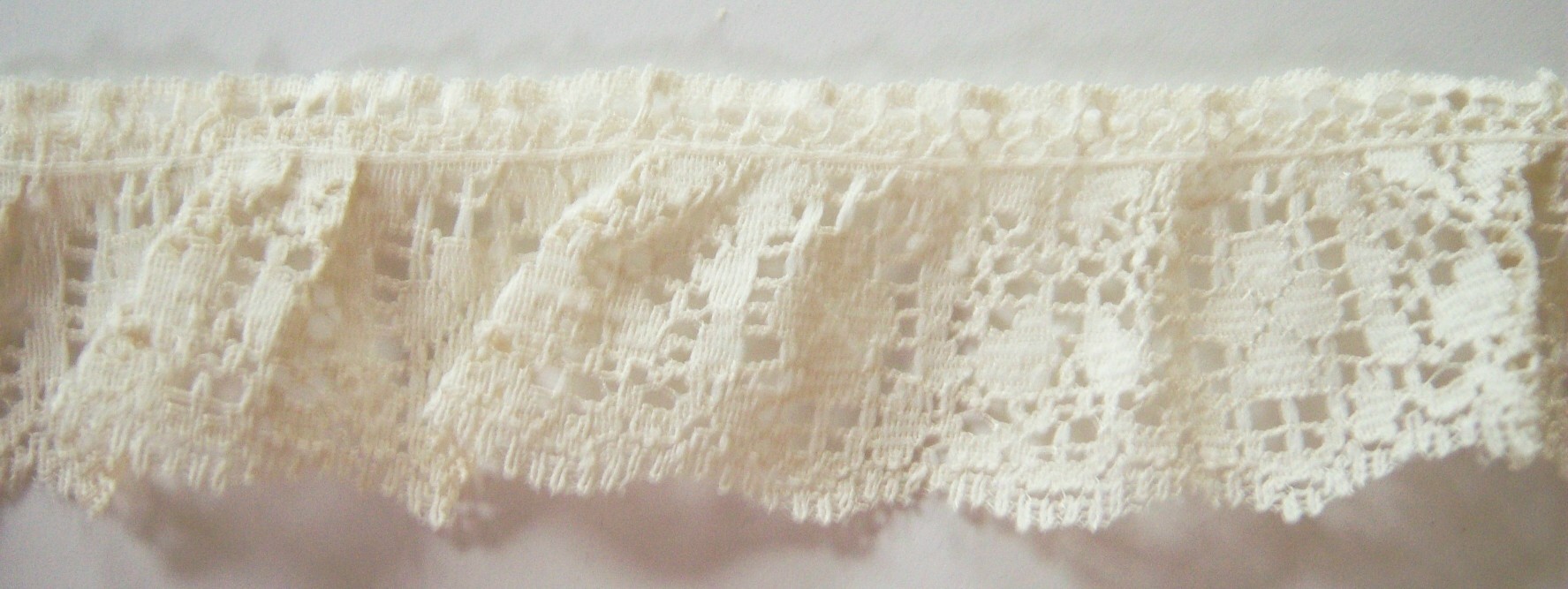 Candlelight 1 1/2" Gathered Lace
