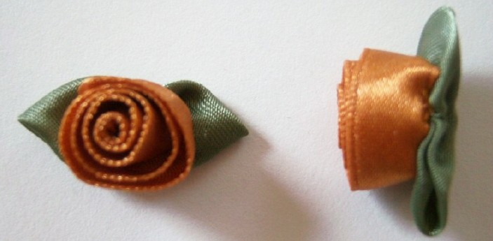 Ant. Gold Coil Rose/Fern 1 1/4" Loop