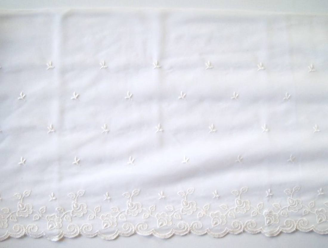 Lt Ivory Organza Lined 8 1/4" Tricot