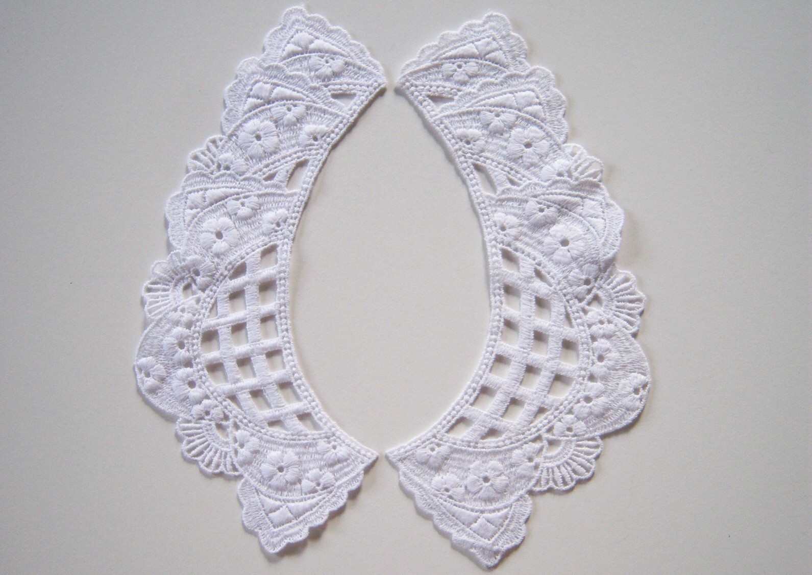 White Venise Lace Pair