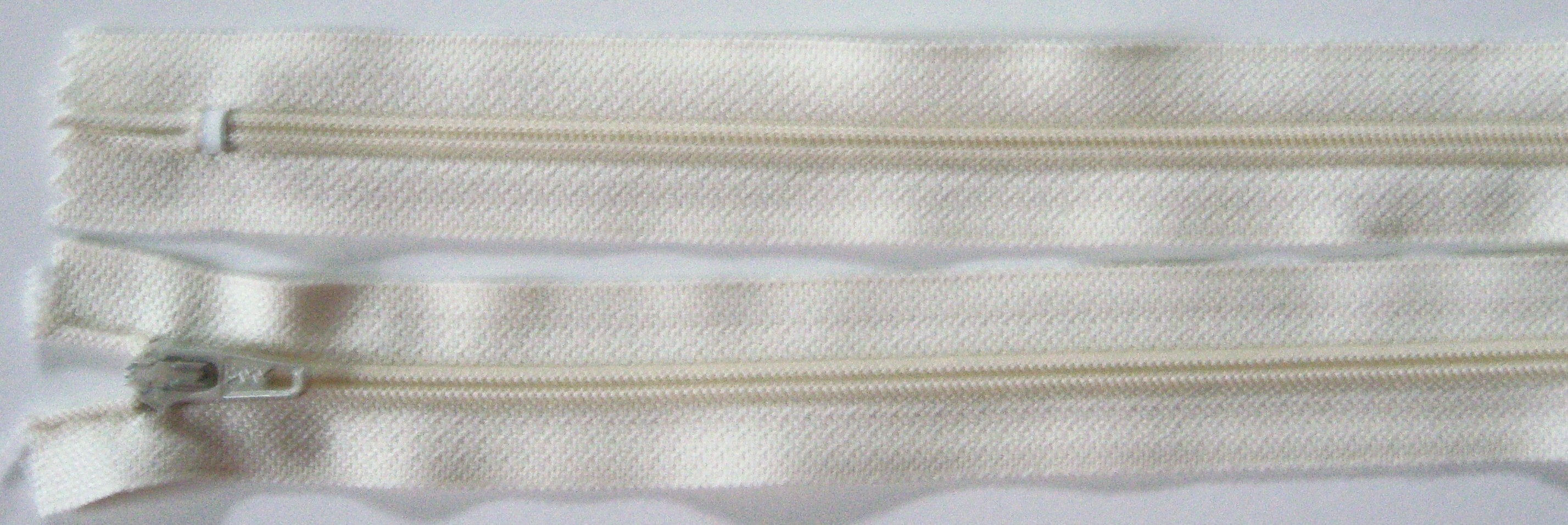 Vanilla YKK 7" Zipper