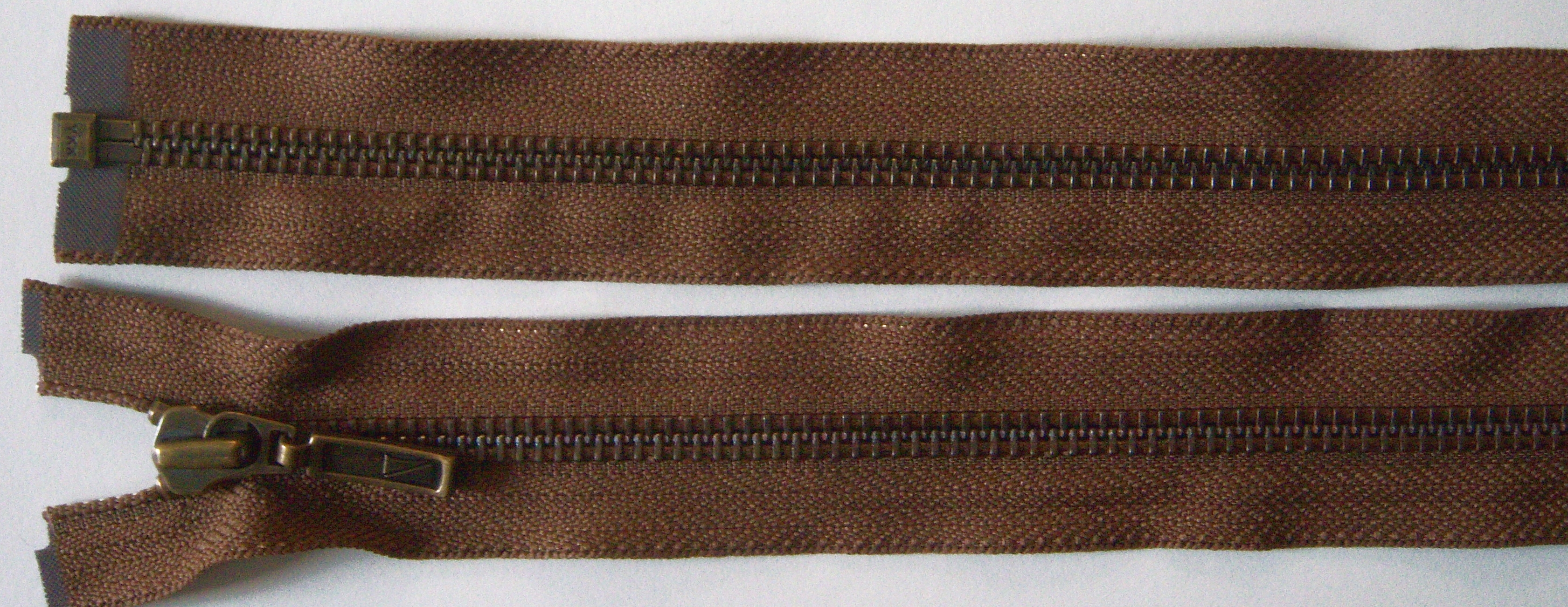 Lt Brown Dulon 23.5" Metal Separating Zipper